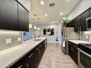 Gallery image of KING BED - Luxury 2 Bed 2 Bath By Stanford, SFO & Tech Giants in Menlo Park, CA in Menlo Park