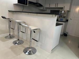 Kuchyň nebo kuchyňský kout v ubytování 3 bedroom in San Fernando La Union Near CSI, SM, Puregold