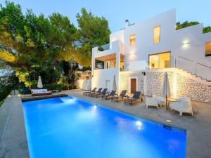 Πισίνα στο ή κοντά στο Villa in Ibiza with Sea Views and Pool