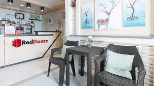 Kuchyň nebo kuchyňský kout v ubytování RedDoorz @ Bridgeway Hotel Tuguegarao City