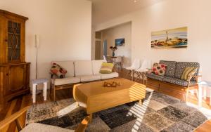 Χώρος καθιστικού στο Oneroa Village, in Waiheke Centre - Be My Guest