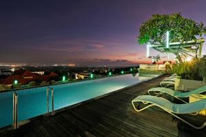 Piscina di MaxOneHotels at Bukit Jimbaran o nelle vicinanze
