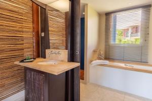 Vannituba majutusasutuses Physacap Suites & Villas
