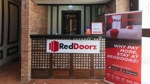Certificato, attestato, insegna o altro documento esposto da RedDoorz at Isabelita Hotel Tuguegarao City