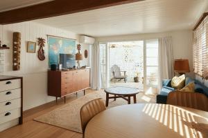Et opholdsområde på BAY PROPERTIES . The Sailor Shack