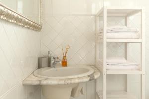 A bathroom at Spacebility Expo - self check-in