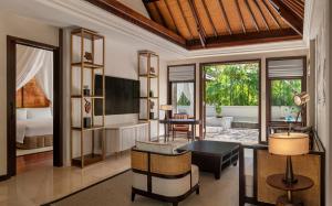 Posezení v ubytování The Laguna, A Luxury Collection Resort & Spa, Nusa Dua, Bali + 122 fotografií