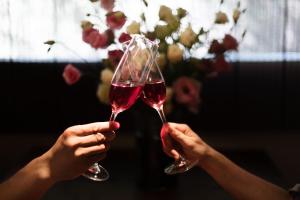 Nápoje v ubytování Chuanxing Yinli Hotel Chengdu Kuanzhai Alley Branch, with free welcome wine and afternoon tea