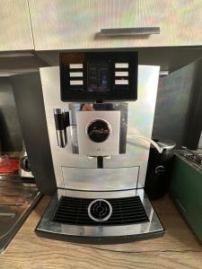 Affordable 3 roms appartment with special price summer 2025的咖啡和沏茶工具