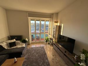 Affordable 3 roms appartment with special price summer 2025的休息区