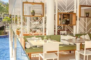 Bazén v ubytování Zafiro Palace Palmanova nebo v jeho okolí
