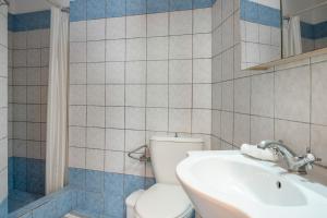 Φωτογραφία από το άλμπουμ του Katerina Irida Kythnos στον Μέριχα +23 φωτογραφίες