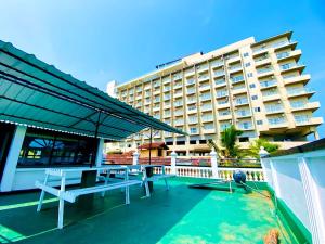 Bazén v ubytování Hotel Marilyn nebo v jeho okolí