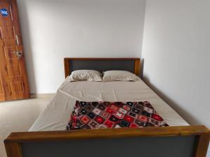Gambar di galeri bagi SJ boarding and lodging with bar attached di Bangalore