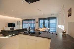 TV a/nebo společenská místnost v ubytování Villa View - Makarska Exklusiv