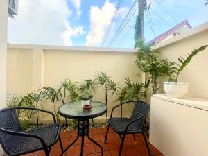 Balkón nebo terasa v ubytování The Langstan Suites