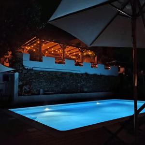 A piscina em ou perto de Quinta do Chafariz