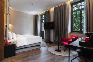 Letto o letti in una camera di Radisson RED Tbilisi