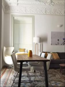 אזור ישיבה ב-Casa Luxe Suites Barcelona