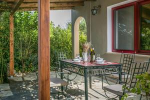 Κήπος έξω από το Villa Xenia