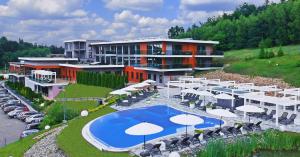 Bazén v ubytování Odyssey ClubHotel Wellness & SPA Adults Only nebo v jeho okolí