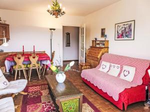 Ένα ή περισσότερα κρεβάτια σε δωμάτιο στο Apartment Marigny Cervin C19 by Interhome