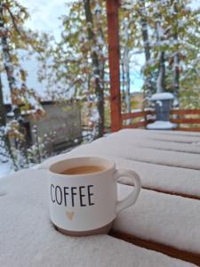 Set per la preparazione di tè e caffè presso Šumska Kosmaj