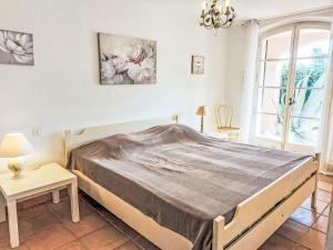 Ένα ή περισσότερα κρεβάτια σε δωμάτιο στο Apartment Bonne Terrasse by Interhome