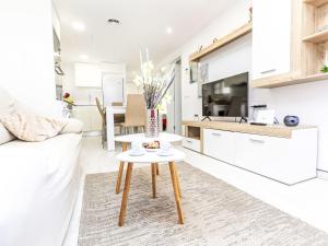 Dapur atau dapur kecil di Apartment El velero by Interhome