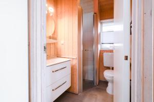 Vannituba majutusasutuses Objekte im Umland Hof Ruhleben - Haus Fischerfreunde +14 fotot