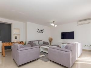 Μια τηλεόραση ή/και κέντρο ψυχαγωγίας στο Holiday Home Ana by Interhome +22 φωτογραφίες