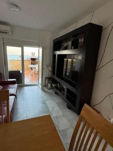 TV a/nebo společenská místnost v ubytování Aldea beach, manilva