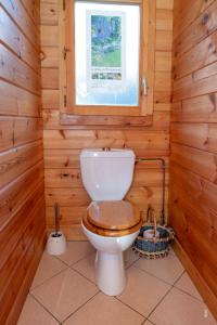 Salle de bains dans l'établissement Chalet Terrasse Plein Sud, Cheminée, Ski-Rando, Nature & Village, Animaux admis, Parking