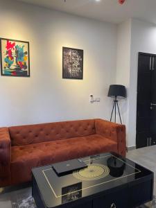 Posezení v ubytování SkyPark One Penthouse- Gulberg Green Islamabad