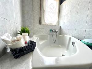 Ένα μπάνιο στο La casa degli archi