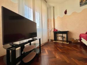 Μια τηλεόραση ή/και κέντρο ψυχαγωγίας στο La casa degli archi