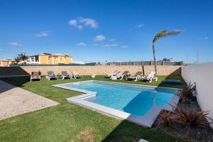 Bazén v ubytování Villa Casa Barros nebo v jeho okolí