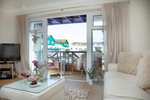 Μια τηλεόραση ή/και κέντρο ψυχαγωγίας στο Yachtside