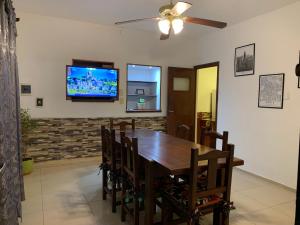 TV a/nebo společenská místnost v ubytování Cuatro reinas
