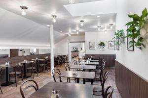 Reštaurácia alebo iné gastronomické zariadenie v ubytovaní Hotel Beránek