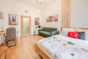 Posteľ alebo postele v izbe v ubytovaní Seifertova Apartments by Willstay