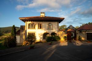 Budova, kde se vila nachází