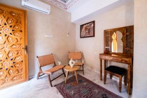 Istumisnurk majutusasutuses Riad Nadalinn