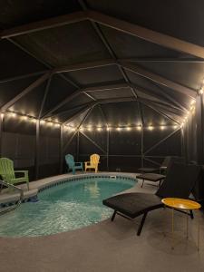 Der Swimmingpool an oder in der Nähe von Havana Hideaway 3BR Home with Private Pool and Dedicated Office