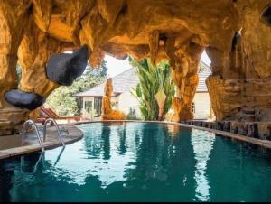 Kolam renang di atau dekat dengan Beautiful mountain view villa 4BR