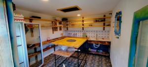 Cucina o angolo cottura di Kuća u planini T Polje Subjel