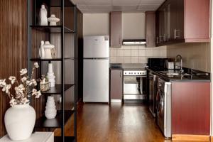 Η κουζίνα ή μικρή κουζίνα στο Beautiful 1 bedroom by the JBR beach! Bahar