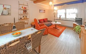Kuchyň nebo kuchyňský kout v ubytování 1 Bedroom Nice Apartment In Mühl Rosin