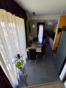 Kuchyň nebo kuchyňský kout v ubytování GT Apartman
