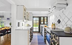 Dapur atau dapur kecil di 3 Bedroom Nice Home In Humble